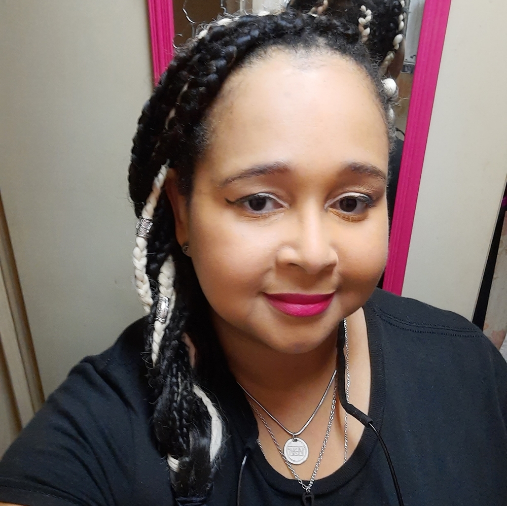 Meet your Posher, Alana